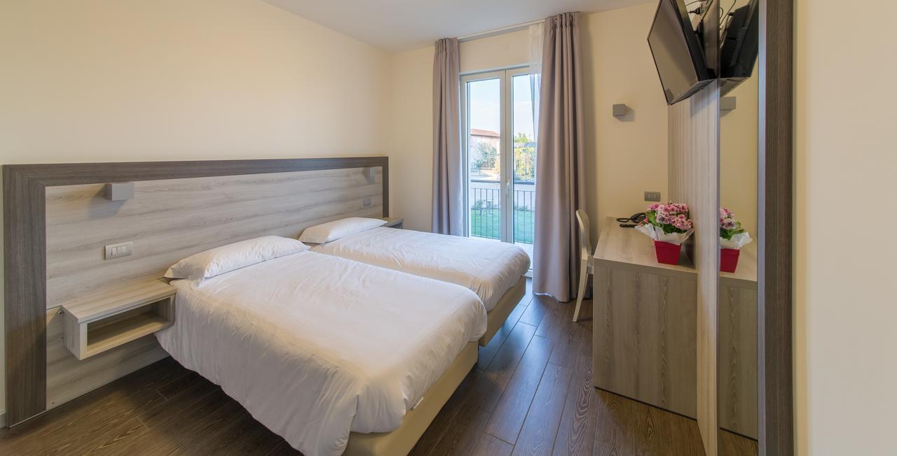 Hotel Panineria Colombera Rossa Brescia Zewnętrze zdjęcie